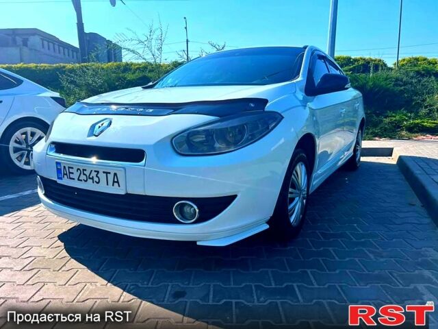 Білий Рено Флюенс, об'ємом двигуна 1.6 л та пробігом 195 тис. км за 5300 $, фото 1 на Automoto.ua