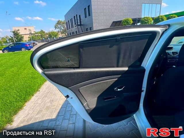 Білий Рено Флюенс, об'ємом двигуна 1.6 л та пробігом 195 тис. км за 5300 $, фото 5 на Automoto.ua