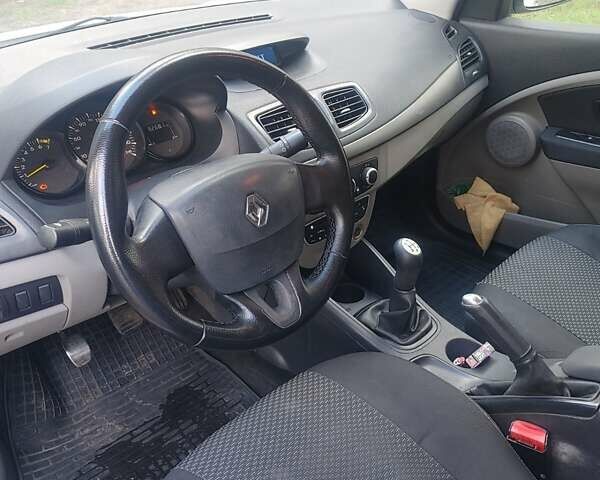 Белый Рено Флюенс, объемом двигателя 1.6 л и пробегом 218 тыс. км за 4499 $, фото 10 на Automoto.ua