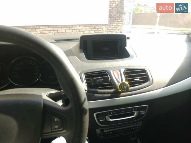 Белый Рено Флюенс, объемом двигателя 1.5 л и пробегом 270 тыс. км за 6200 $, фото 20 на Automoto.ua