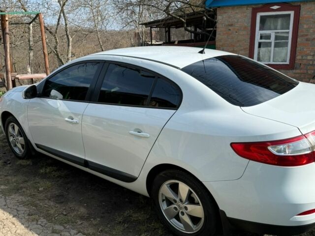 Белый Рено Флюенс, объемом двигателя 1.5 л и пробегом 208 тыс. км за 7250 $, фото 17 на Automoto.ua