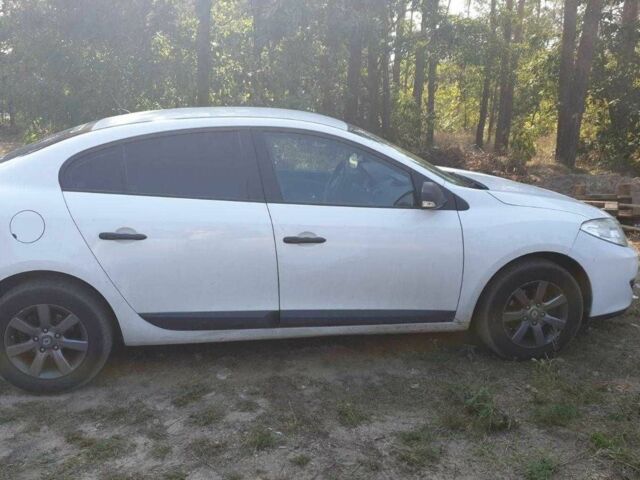 Білий Рено Флюенс, об'ємом двигуна 1.6 л та пробігом 440 тис. км за 3500 $, фото 2 на Automoto.ua