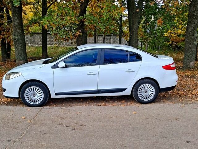 Белый Рено Флюенс, объемом двигателя 1.5 л и пробегом 390 тыс. км за 4999 $, фото 5 на Automoto.ua