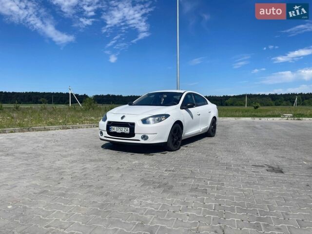 Білий Рено Флюенс, об'ємом двигуна 0 л та пробігом 136 тис. км за 3300 $, фото 9 на Automoto.ua