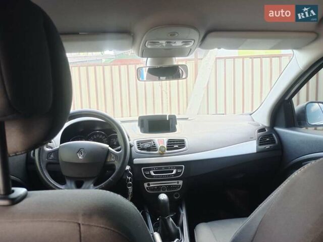 Белый Рено Флюенс, объемом двигателя 1.5 л и пробегом 270 тыс. км за 6200 $, фото 6 на Automoto.ua