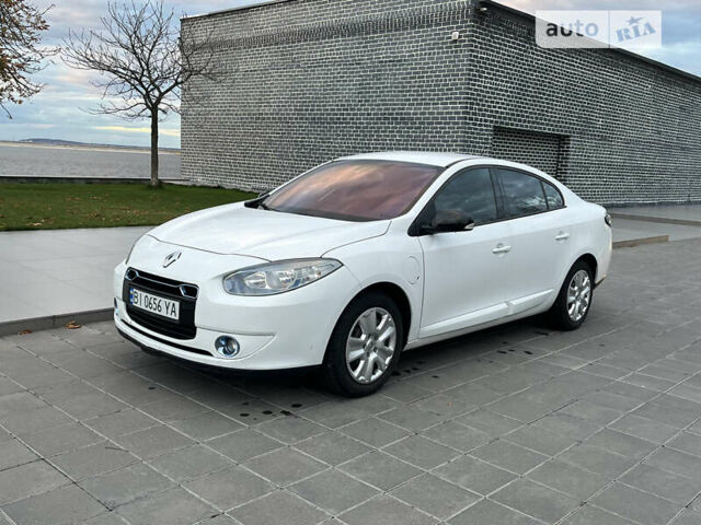 Белый Рено Флюенс, объемом двигателя 0 л и пробегом 111 тыс. км за 10000 $, фото 2 на Automoto.ua