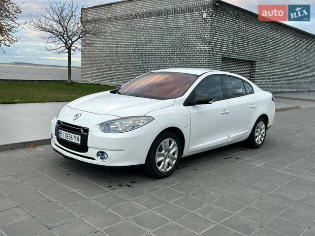 Белый Рено Флюенс, объемом двигателя 0 л и пробегом 111 тыс. км за 11500 $, фото 2 на Automoto.ua