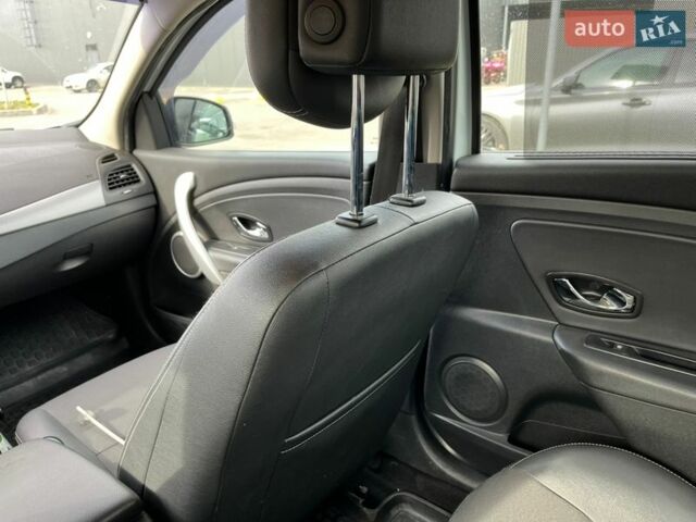 Білий Рено Флюенс, об'ємом двигуна 2 л та пробігом 178 тис. км за 8500 $, фото 7 на Automoto.ua