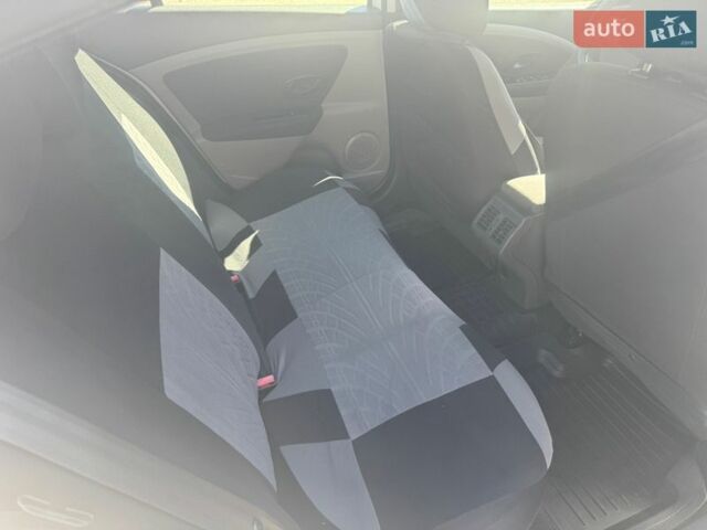 Белый Рено Флюенс, объемом двигателя 0 л и пробегом 104 тыс. км за 5000 $, фото 11 на Automoto.ua