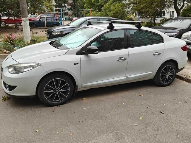 Белый Рено Флюенс, объемом двигателя 1.6 л и пробегом 140 тыс. км за 5500 $, фото 8 на Automoto.ua