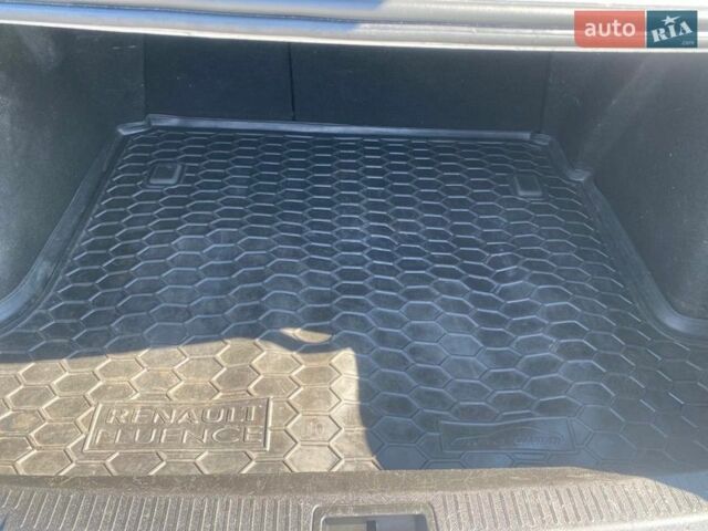 Білий Рено Флюенс, об'ємом двигуна 1.6 л та пробігом 268 тис. км за 6800 $, фото 9 на Automoto.ua