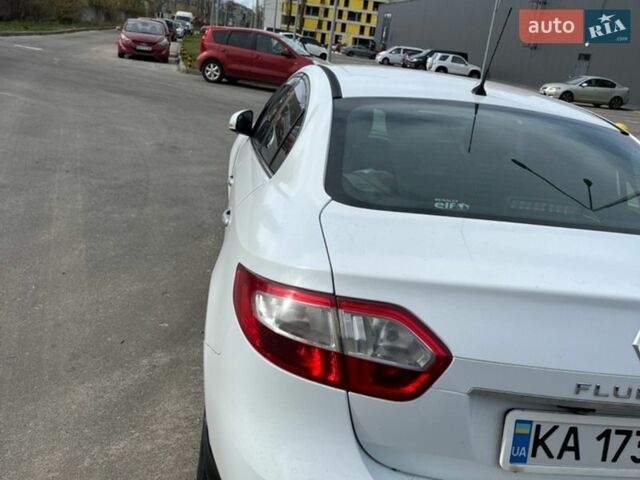 Білий Рено Флюенс, об'ємом двигуна 2 л та пробігом 178 тис. км за 8500 $, фото 3 на Automoto.ua
