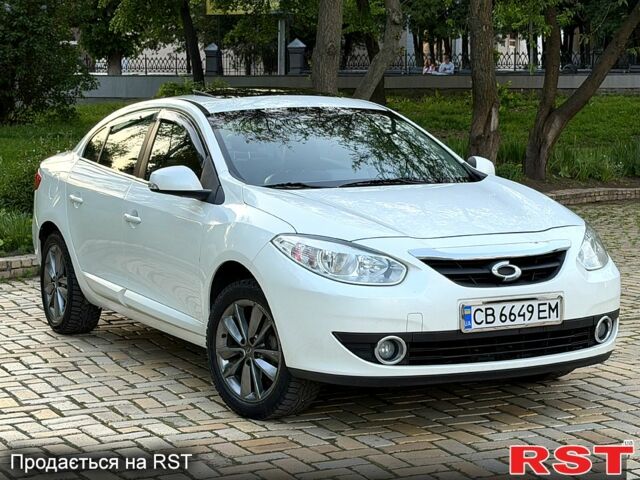 Белый Рено Флюенс, объемом двигателя 1.6 л и пробегом 247 тыс. км за 5200 $, фото 1 на Automoto.ua