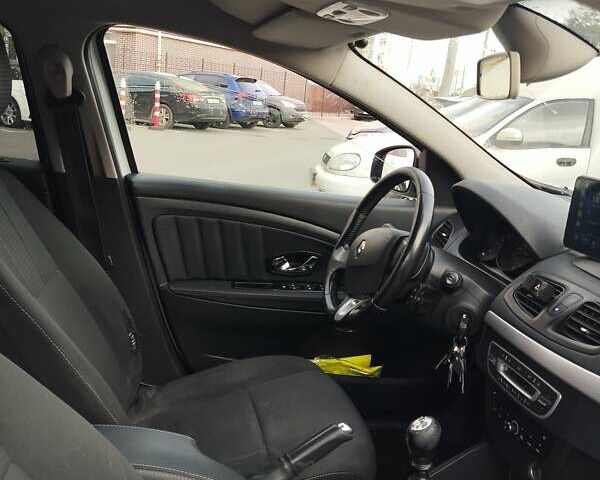 Білий Рено Флюенс, об'ємом двигуна 1.46 л та пробігом 168 тис. км за 6500 $, фото 13 на Automoto.ua