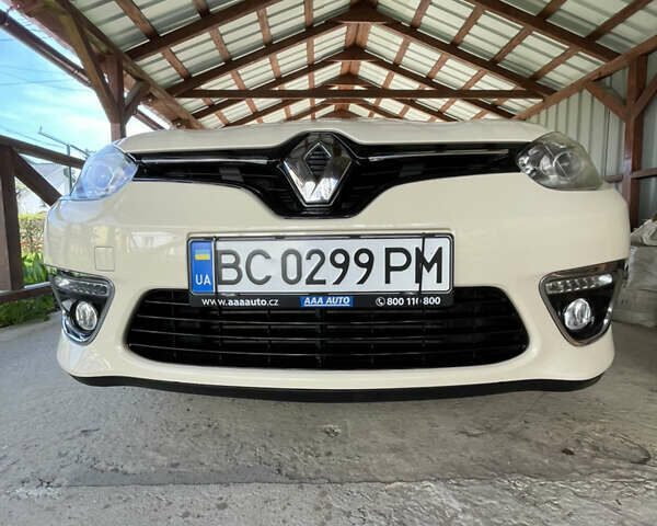 Белый Рено Флюенс, объемом двигателя 1.6 л и пробегом 160 тыс. км за 9900 $, фото 19 на Automoto.ua