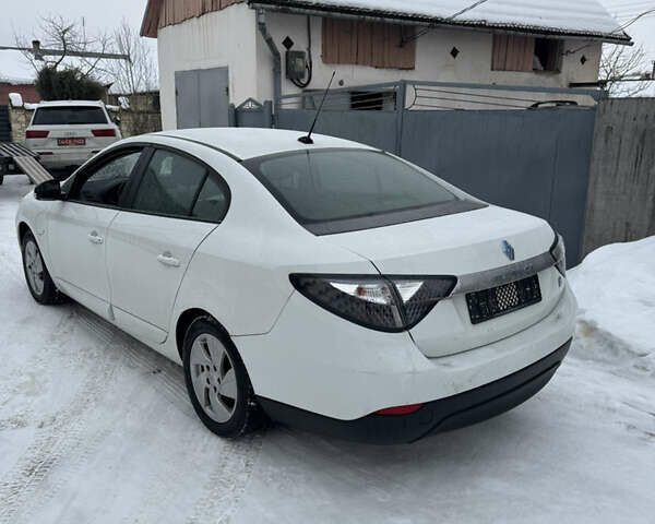 Білий Рено Флюенс, об'ємом двигуна 0 л та пробігом 47 тис. км за 2700 $, фото 3 на Automoto.ua
