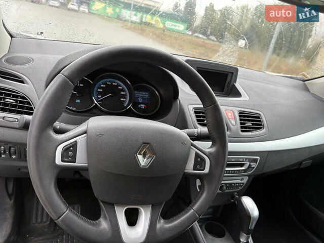 Белый Рено Флюенс, объемом двигателя 0 л и пробегом 138 тыс. км за 3300 $, фото 9 на Automoto.ua