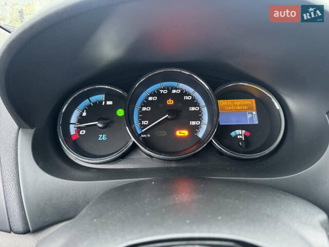 Білий Рено Флюенс, об'ємом двигуна 0 л та пробігом 47 тис. км за 2700 $, фото 16 на Automoto.ua