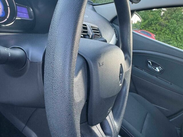 Білий Рено Флюенс, об'ємом двигуна 1.5 л та пробігом 120 тис. км за 8650 $, фото 13 на Automoto.ua