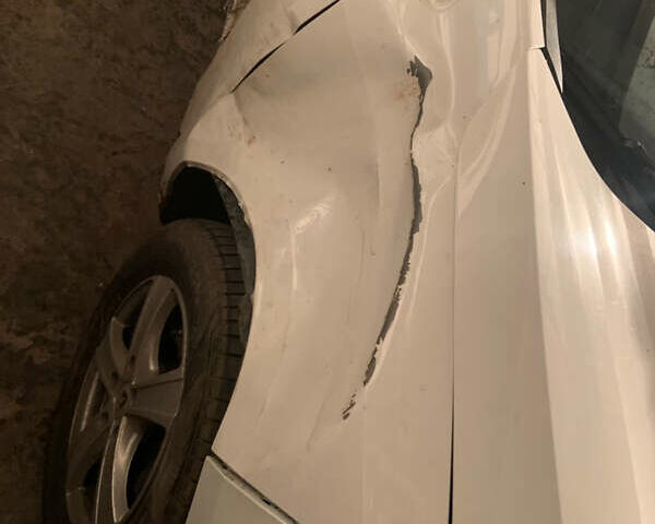 Білий Рено Флюенс, об'ємом двигуна 1.46 л та пробігом 143 тис. км за 4500 $, фото 6 на Automoto.ua
