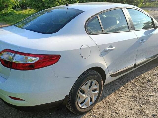 Білий Рено Флюенс, об'ємом двигуна 1.5 л та пробігом 120 тис. км за 8650 $, фото 1 на Automoto.ua