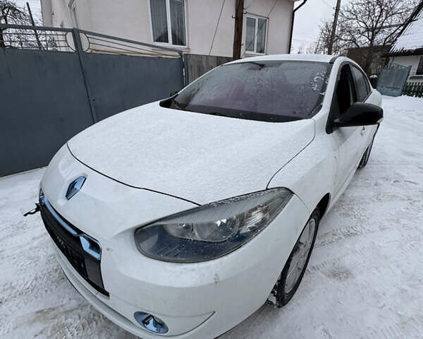 Білий Рено Флюенс, об'ємом двигуна 0 л та пробігом 47 тис. км за 2700 $, фото 14 на Automoto.ua