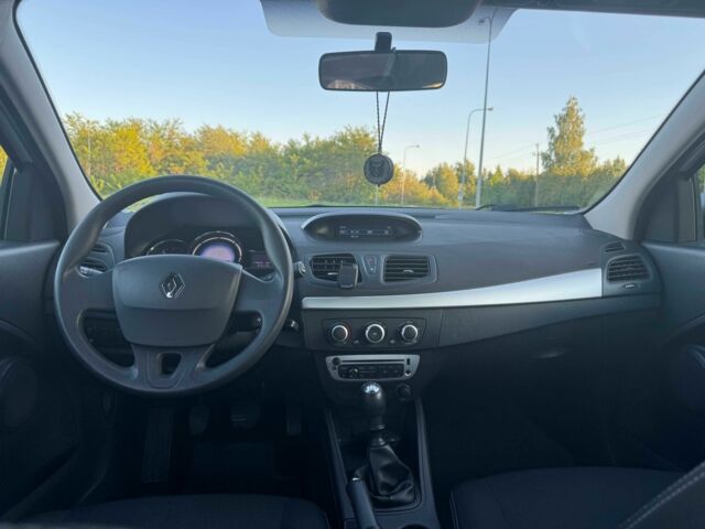 Білий Рено Флюенс, об'ємом двигуна 1.5 л та пробігом 120 тис. км за 8650 $, фото 14 на Automoto.ua