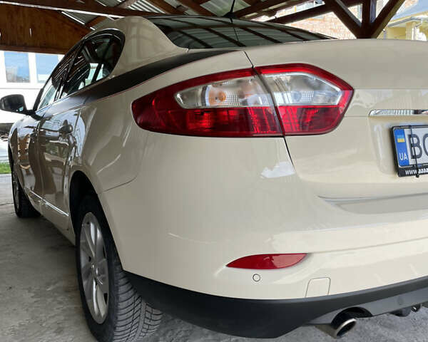 Белый Рено Флюенс, объемом двигателя 1.6 л и пробегом 160 тыс. км за 9900 $, фото 14 на Automoto.ua