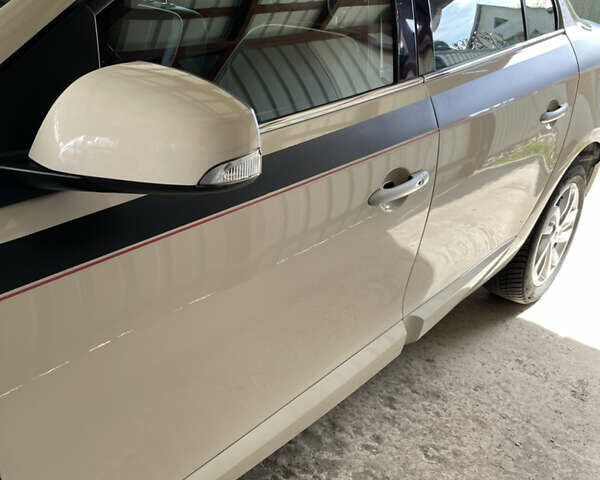 Белый Рено Флюенс, объемом двигателя 1.6 л и пробегом 160 тыс. км за 9900 $, фото 11 на Automoto.ua