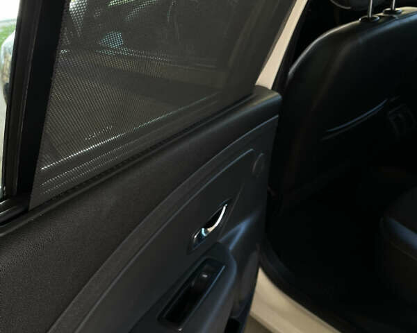 Білий Рено Флюенс, об'ємом двигуна 1.6 л та пробігом 181 тис. км за 9500 $, фото 40 на Automoto.ua