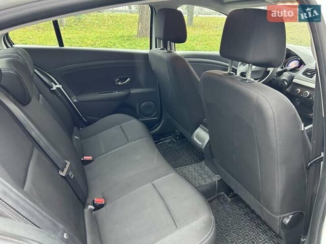 Білий Рено Флюенс, об'ємом двигуна 1.6 л та пробігом 127 тис. км за 7400 $, фото 23 на Automoto.ua