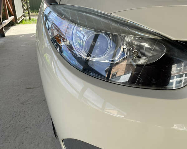 Белый Рено Флюенс, объемом двигателя 1.6 л и пробегом 160 тыс. км за 9900 $, фото 20 на Automoto.ua