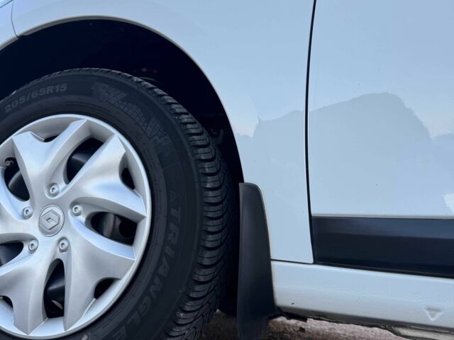 Білий Рено Флюенс, об'ємом двигуна 1.5 л та пробігом 120 тис. км за 8650 $, фото 7 на Automoto.ua