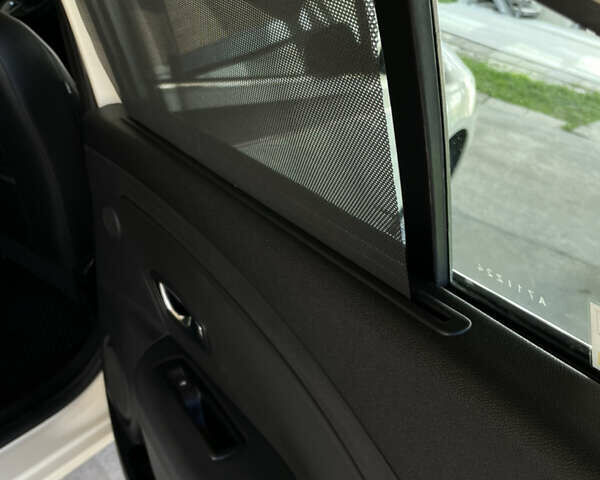 Белый Рено Флюенс, объемом двигателя 1.6 л и пробегом 160 тыс. км за 9900 $, фото 29 на Automoto.ua