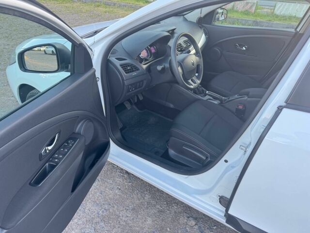 Білий Рено Флюенс, об'ємом двигуна 1.5 л та пробігом 120 тис. км за 8650 $, фото 12 на Automoto.ua