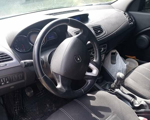 Білий Рено Флюенс, об'ємом двигуна 1.6 л та пробігом 292 тис. км за 6500 $, фото 1 на Automoto.ua