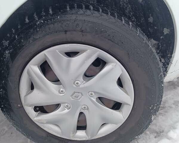 Белый Рено Флюенс, объемом двигателя 1.46 л и пробегом 199 тыс. км за 6700 $, фото 14 на Automoto.ua