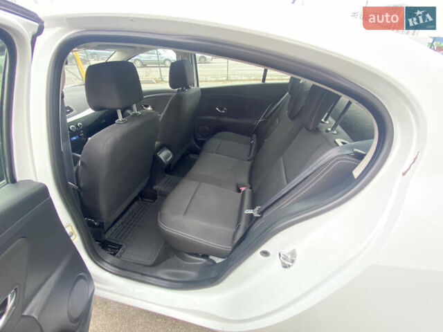 Белый Рено Флюенс, объемом двигателя 1.46 л и пробегом 198 тыс. км за 6500 $, фото 11 на Automoto.ua