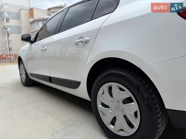 Білий Рено Флюенс, об'ємом двигуна 1.6 л та пробігом 262 тис. км за 7500 $, фото 26 на Automoto.ua