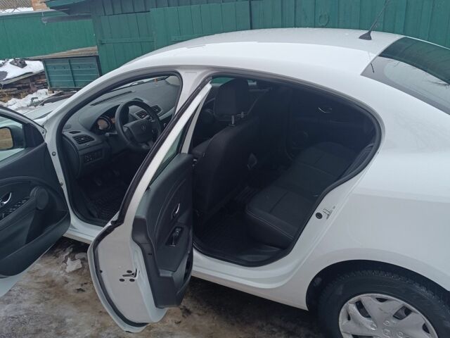 Білий Рено Флюенс, об'ємом двигуна 0 л та пробігом 199 тис. км за 6000 $, фото 10 на Automoto.ua