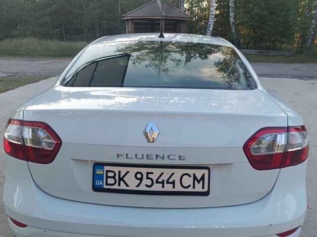 Білий Рено Флюенс, об'ємом двигуна 1.46 л та пробігом 220 тис. км за 6900 $, фото 6 на Automoto.ua