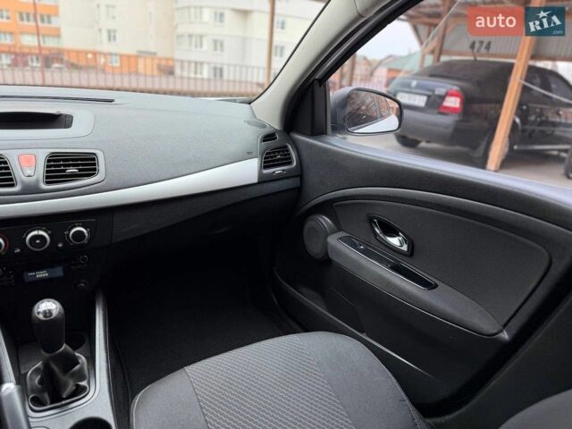 Білий Рено Флюенс, об'ємом двигуна 1.6 л та пробігом 262 тис. км за 7500 $, фото 52 на Automoto.ua