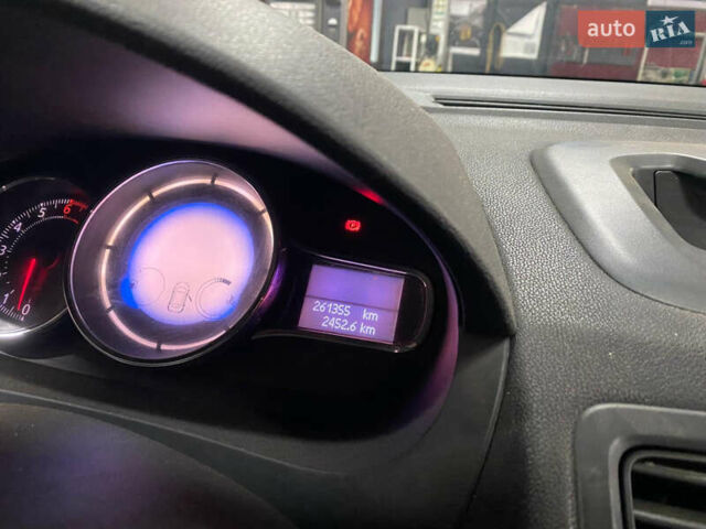 Белый Рено Флюенс, объемом двигателя 1.6 л и пробегом 262 тыс. км за 4199 $, фото 1 на Automoto.ua