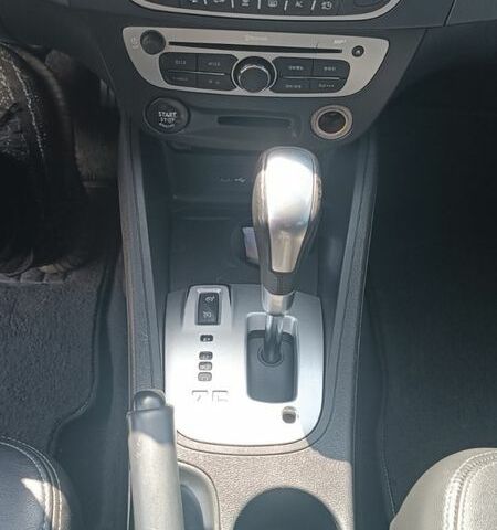 Белый Рено Флюенс, объемом двигателя 0 л и пробегом 133 тыс. км за 7300 $, фото 6 на Automoto.ua