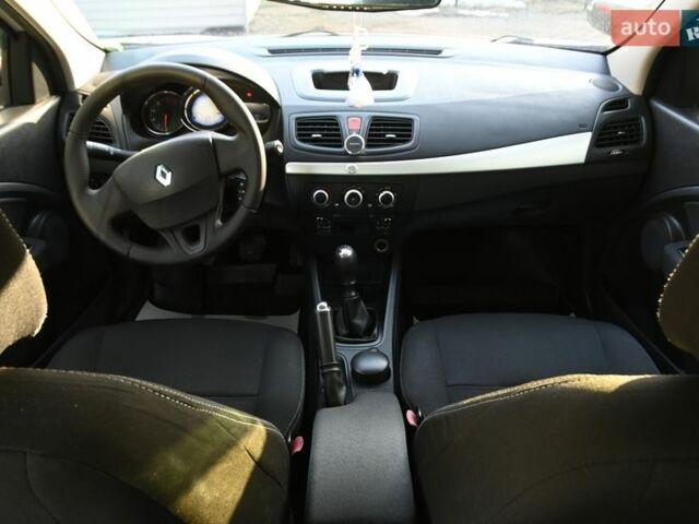 Білий Рено Флюенс, об'ємом двигуна 1.46 л та пробігом 214 тис. км за 7289 $, фото 25 на Automoto.ua