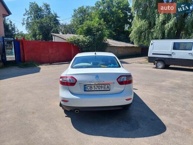 Белый Рено Флюенс, объемом двигателя 1.6 л и пробегом 102 тыс. км за 8000 $, фото 7 на Automoto.ua