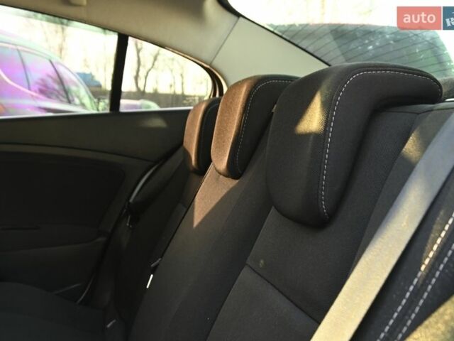 Білий Рено Флюенс, об'ємом двигуна 1.46 л та пробігом 214 тис. км за 7289 $, фото 24 на Automoto.ua