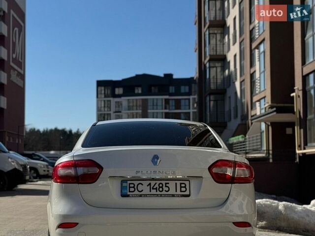 Белый Рено Флюенс, объемом двигателя 2 л и пробегом 220 тыс. км за 8600 $, фото 14 на Automoto.ua