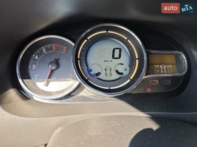 Белый Рено Флюенс, объемом двигателя 1.6 л и пробегом 211 тыс. км за 8999 $, фото 21 на Automoto.ua