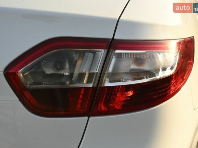 Білий Рено Флюенс, об'ємом двигуна 1.46 л та пробігом 214 тис. км за 7289 $, фото 13 на Automoto.ua